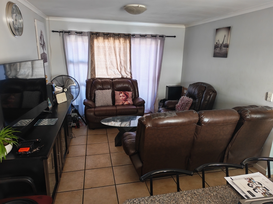 2 Bedroom Property for Sale in Guldenland Western Cape